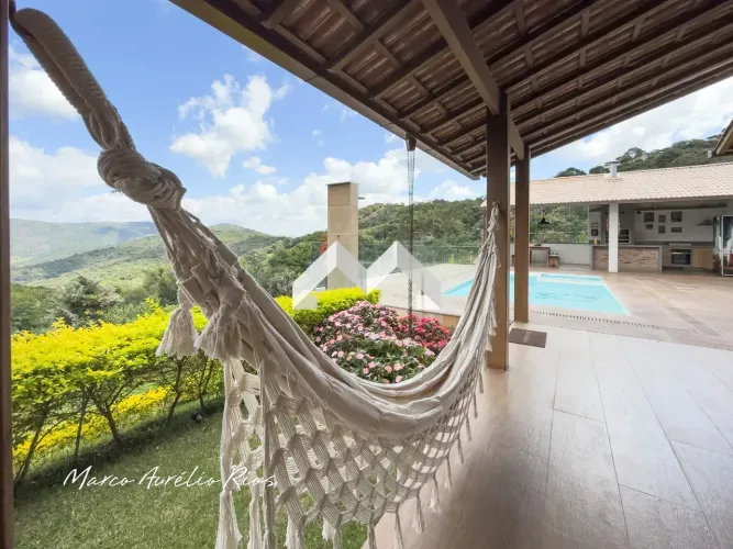 Casa de Revista em Moeda: Luxo com Vista Definitiva, 6 Suítes e Lazer de Resort em Meio à