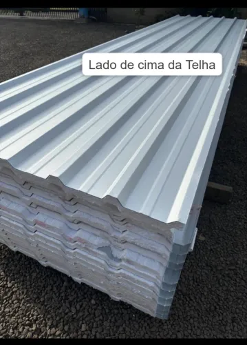 Vendo 4 telhas isotérmicas (telha sanduíche).