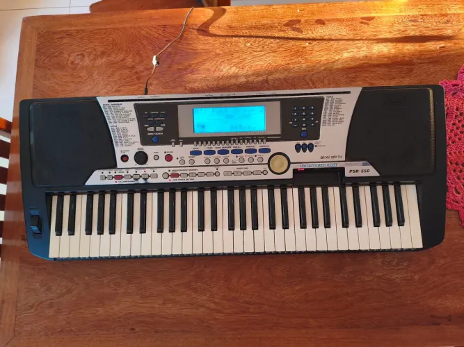 Teclado Yamaha PSR-550 ? Conservado + Kit Completo