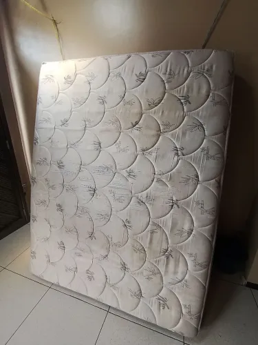 Vendo colchão guin usado