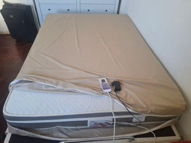 Colchão casal massageador magnético Kenko Premium em excelente estado