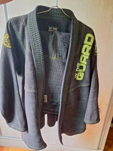 Kimono A0 Usado - Em Bom Estado | Ótimo Custo-Benefício por 150 reais