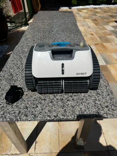 Aspirador de piscina Osprey 700