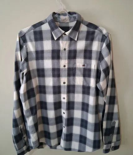 VENDO CAMISA RICHARDS TAMANHO  ENTRE ( M ) E ( G ) 