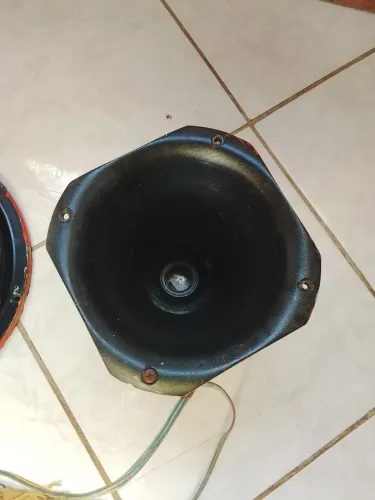 Alto falante mais corneta