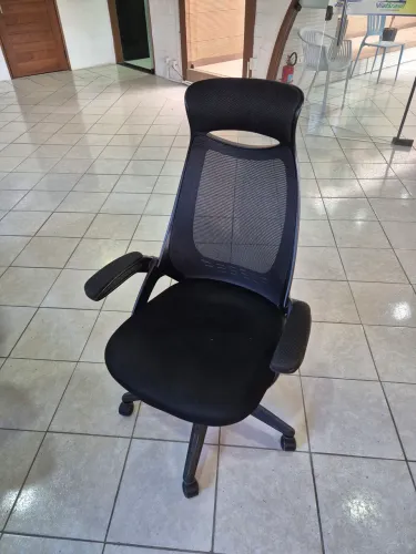 Cadeira giratória mesh ergonômica