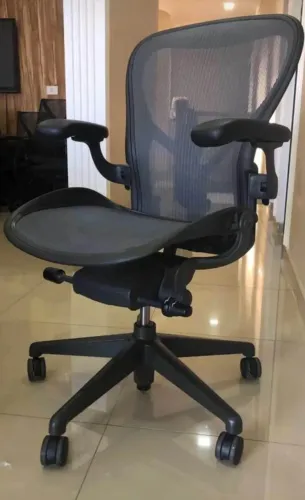 Cadeira Herman Miller praticamente nova new aeron Tam b
