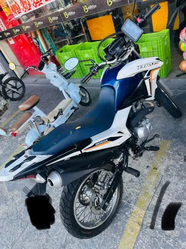 Honda NXR 160 Bros ESDD 2024 - Impecável, Econômica e Versátil!