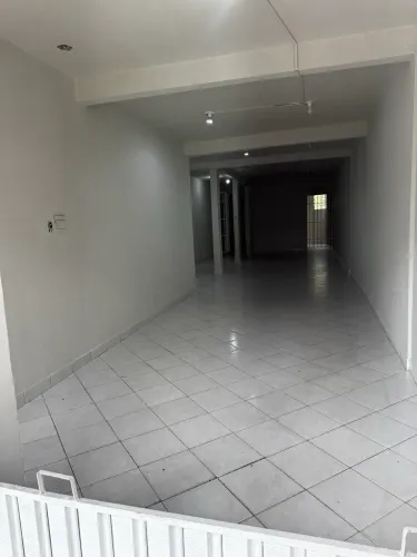 Aluga-se ponto comercial em Castelo Branco