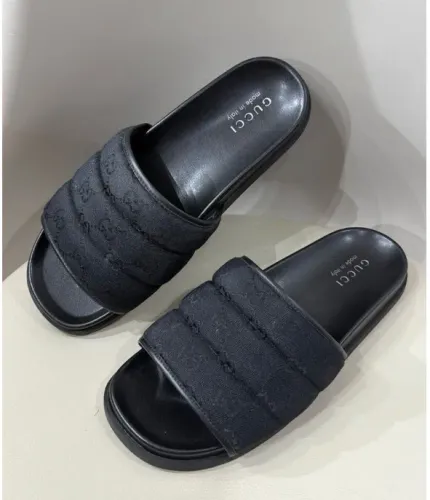 Chinelo Gucci preto