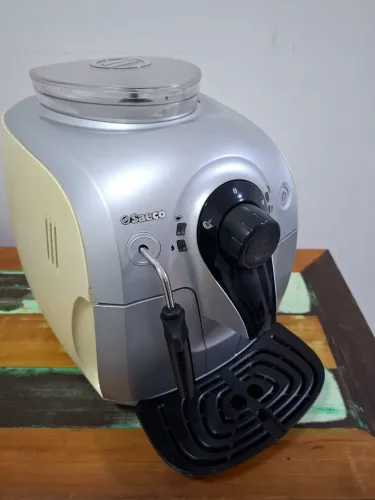 Maquina de Café expresso Saeco xsmall 220volts.