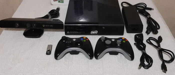 Xbox 360 super slim completo com destrava RGH topp!!
