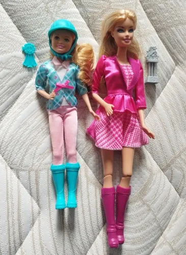 Boneca Barbie Um Conto de Pôneis - Barbie e Stacie