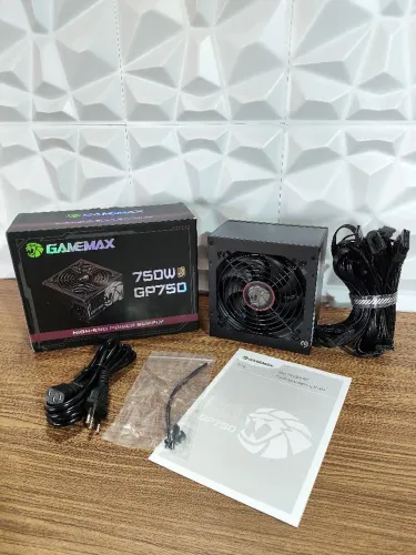 Fonte Gamer GameMax 750W 80 Plus Bronze 