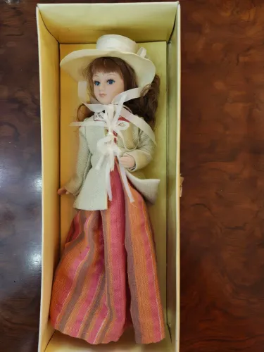 Boneca Elisabeth Bennet porcelana planeta deagostine Rara