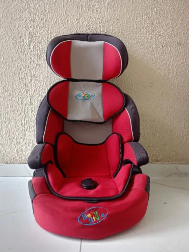 Cadeirinha/assento veicular de 4 a 8 anos