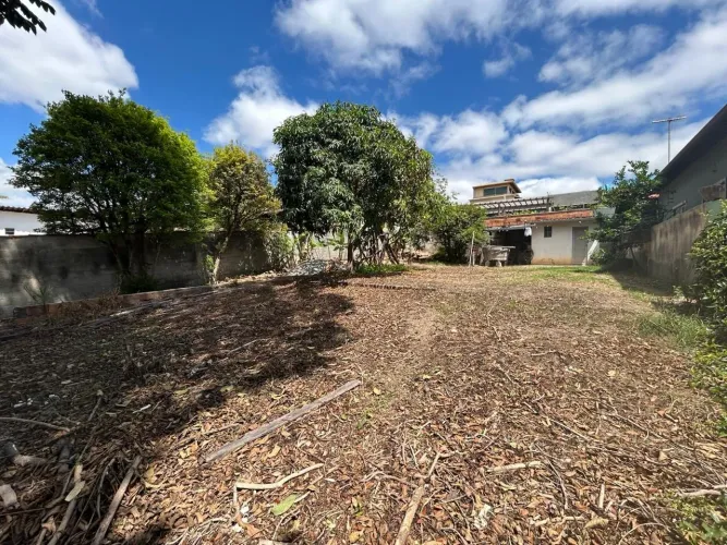 LOTE À VENDA NO BAIRRO BRAÚNAS 367M²!