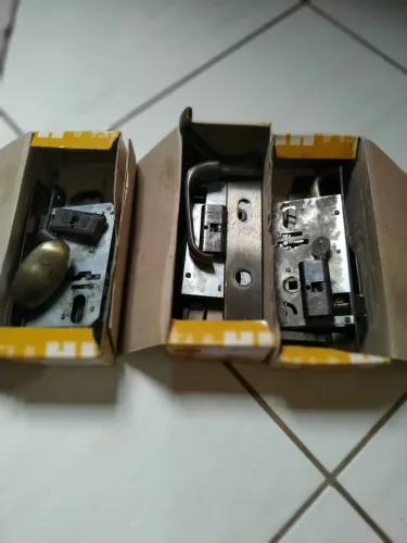 Fechaduras semi novas