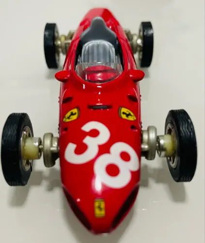Miniatura Metal F1 Ferrari 1961 156 1/35