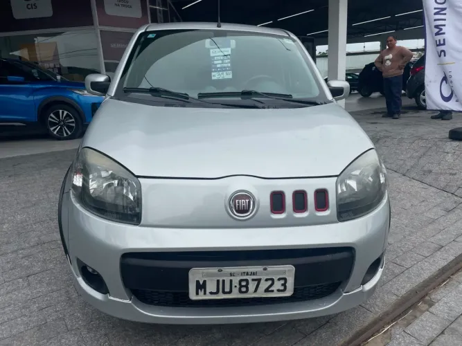 Fiat Uno Sporting 1.4 EVO Fire Flex 8V 4P 2012