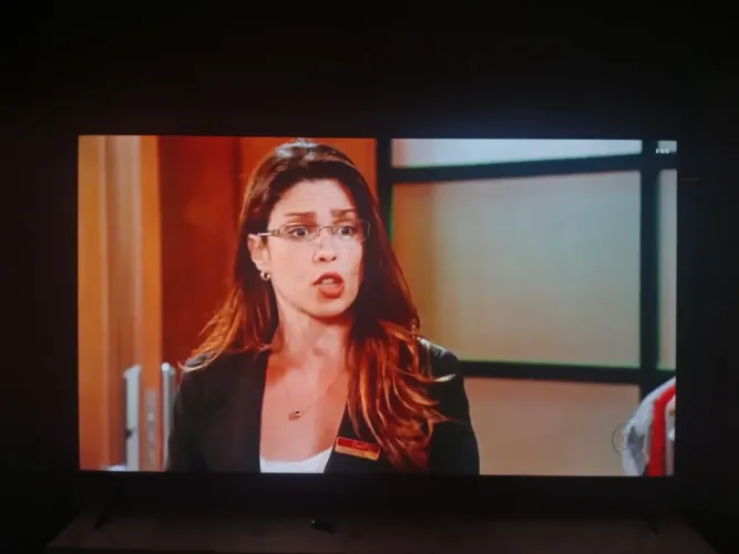 VENDO TV 65 POLEGADAS 4K BLUETOOTH WFI 6 MESE DE USO