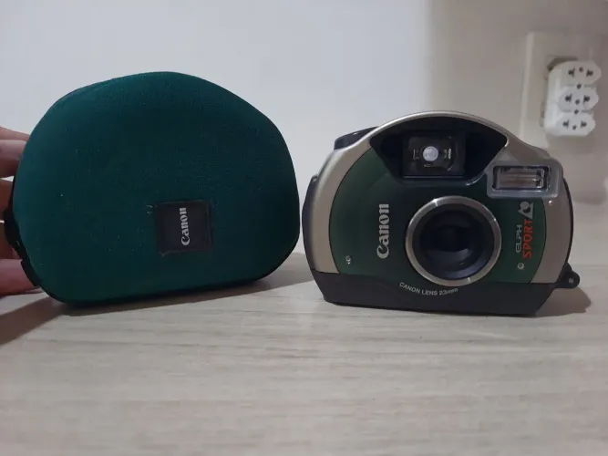 Máquina fotográfica Canon Elph Sport a prova d'água