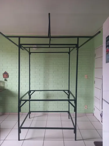 Vendo barraca de metalon medindo 1metro por 1.20 valor 420 contato *