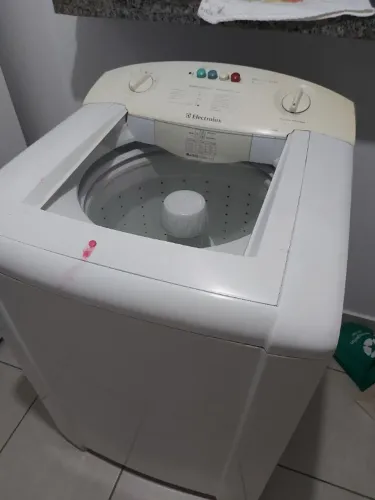 Máquina de lavar Electrolux Funcionando