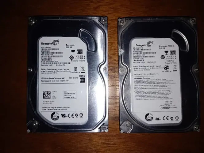 2 HDs de 500gb cada