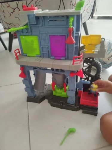 Imaginext Minions Laboratório e Esconderijo do Gru