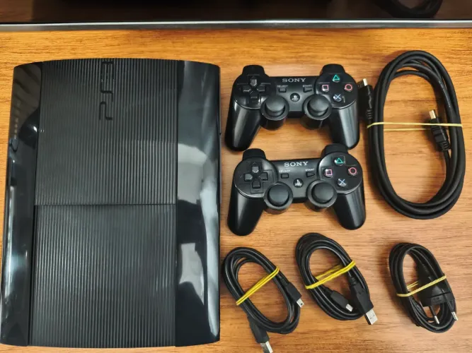 PlayStation 3 CECH-4001B
