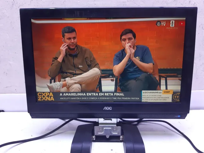 Monitor tv 19 polegadas entrada HDMI av e vga imagem perfeita sem detalhes.