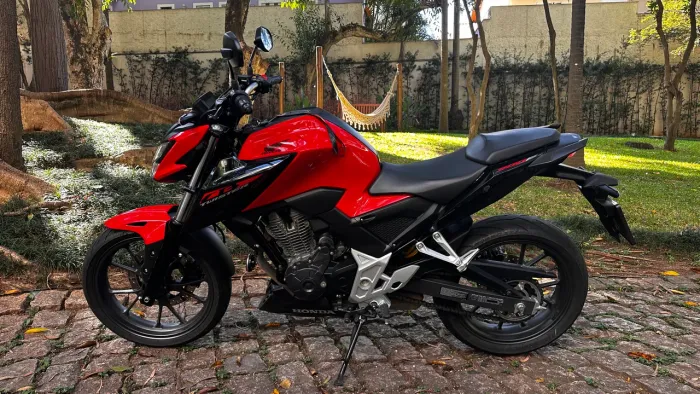 CB 300