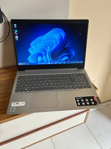 Notebook Lenovo Core i3