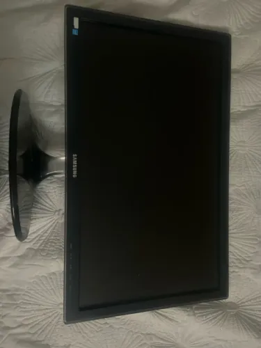 Monitor samsung com defeito no canto da tela perceptível