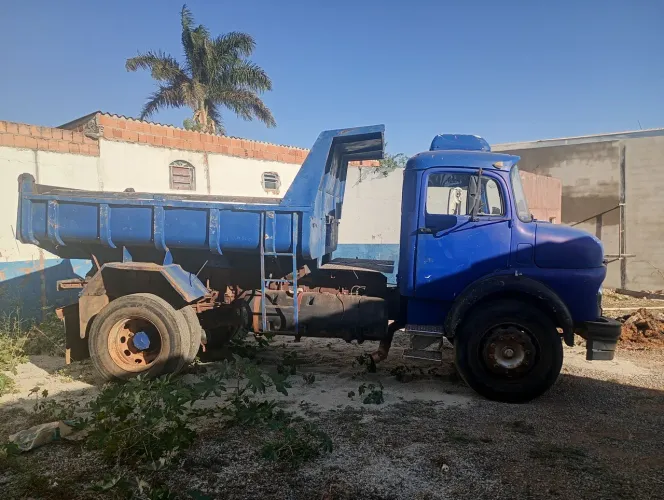 Vendo 1113 caçamba 79.900.00 no dinheiro não aceito troca. 