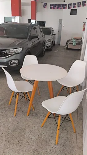 Oportunidade - Mesa de jantar + 4 cadeiras - Excelente estado