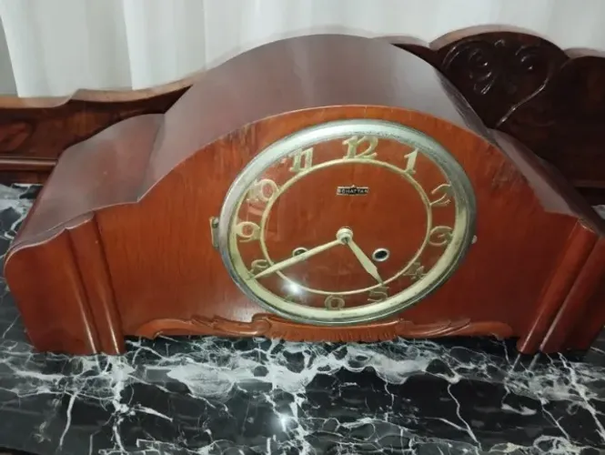 Relógio de mesa em madeira clara francês, marca Schattan com vídeo