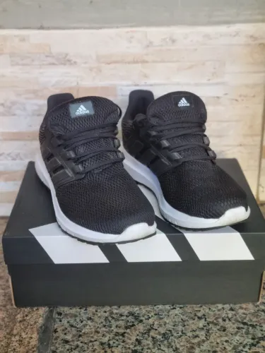 Tênis Adidas Corrida 42