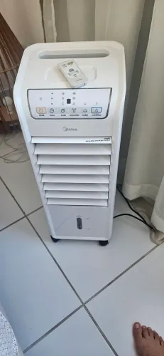 Climatizador Midea AKAF2 branco com controle