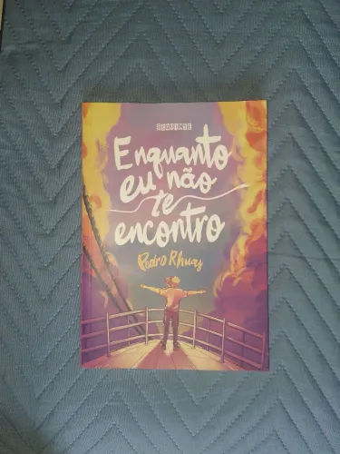 Livro Enquanto eu não te encontro