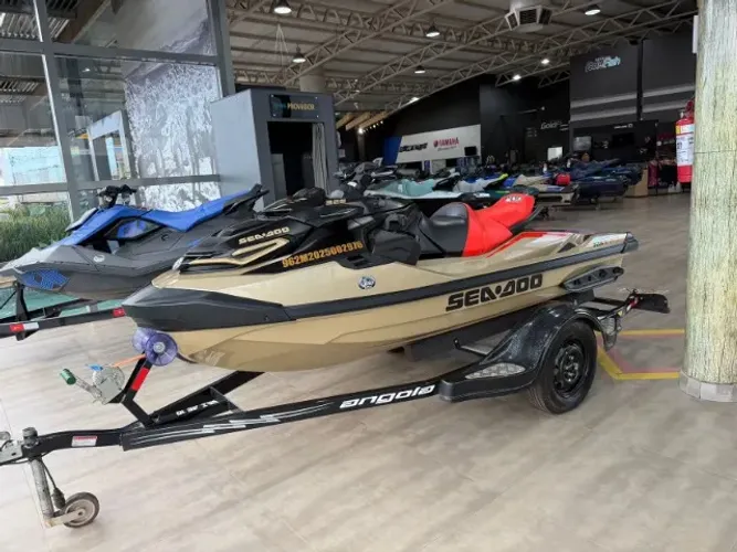 Jetski Sea-Doo RXT-X 325 2025
