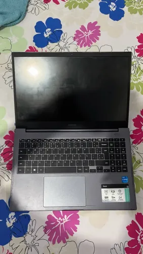 SAMSUNG BOOK (i5 / 8GB / SSD 256GB) PARA PEÇAS OU CONSERTO ?