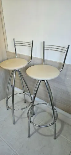 Par de banquetas cromadas