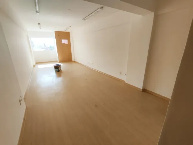Sala comercial Praia Campista c/ 33m² banheiro, elevador, recepção.