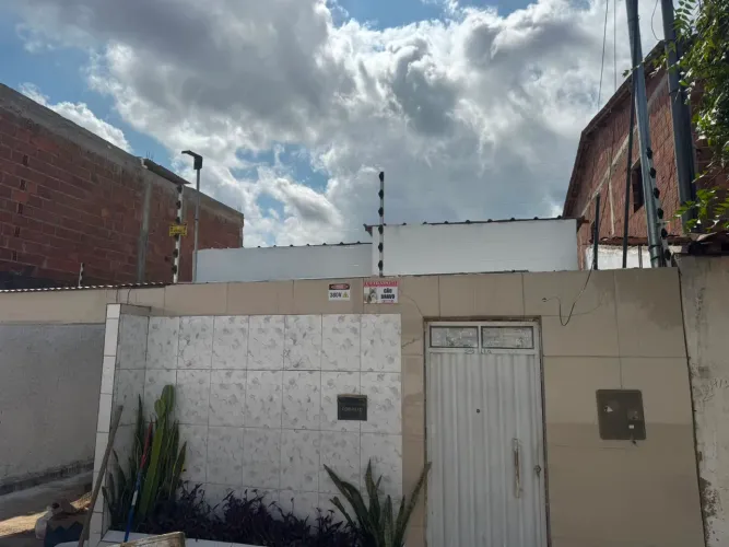 LINDA CASA NO LOTEAMENTO MARIZ EM QUEIMADAS!