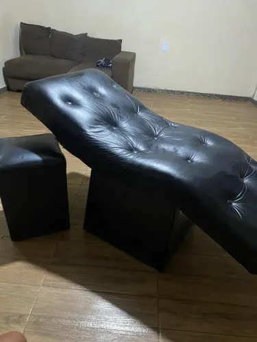 Maca com um banquinho