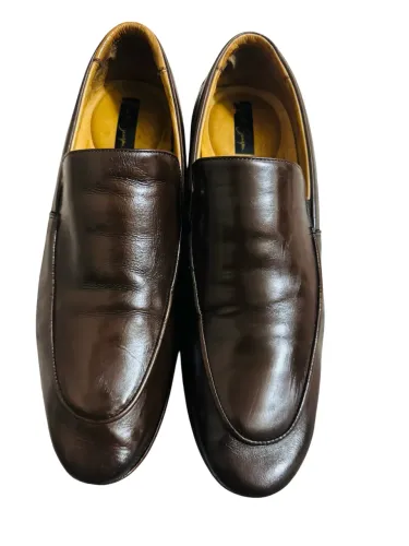sapato loafers Loretto Scarpa em couro marrom.