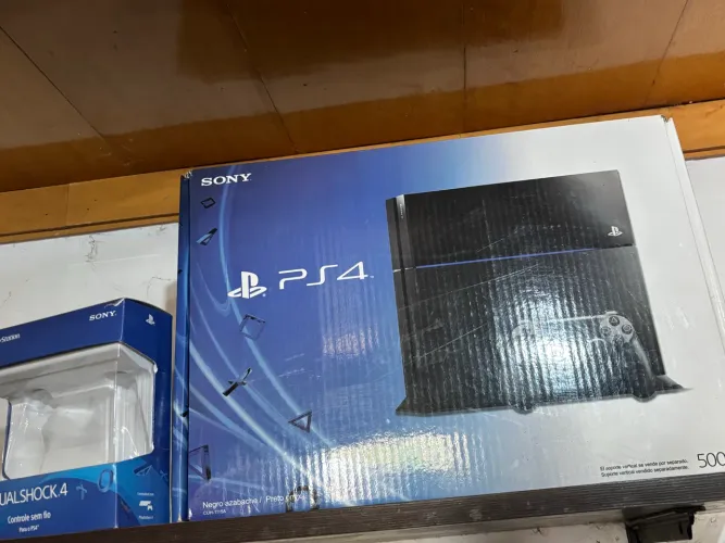 Ps4 fat em otimas condições com caixa