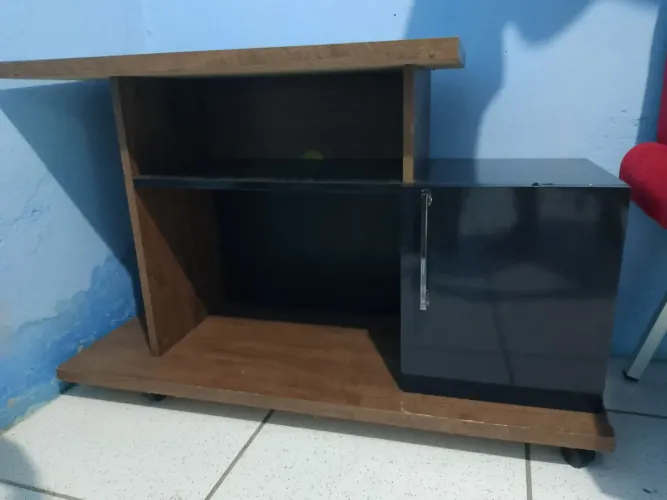 Vende-se rack com rodinhas 